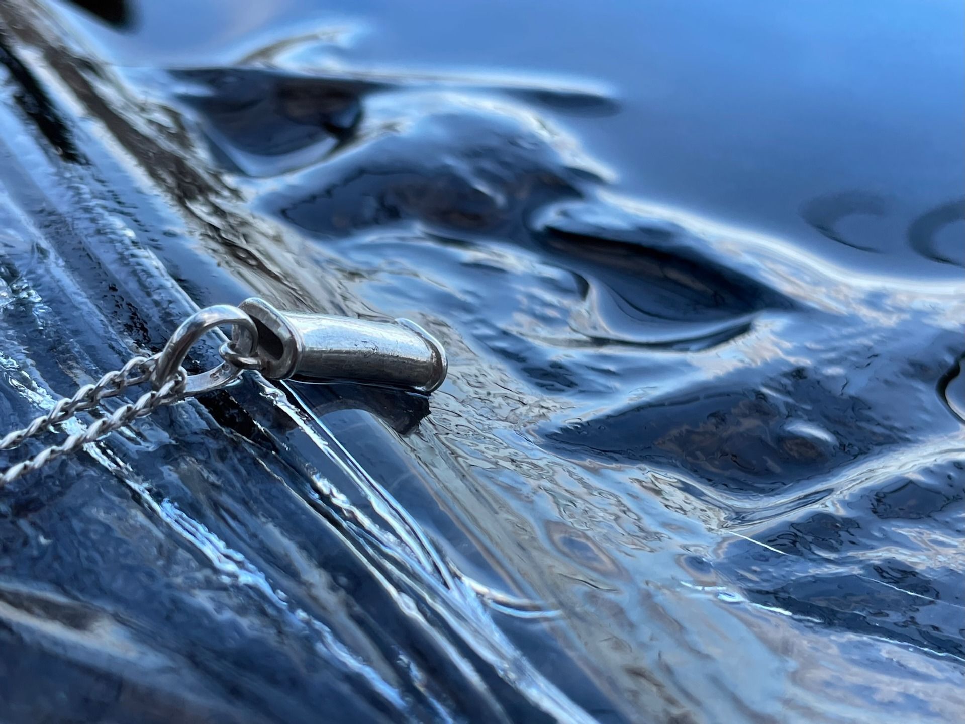 Jord Breathing Necklace close-up